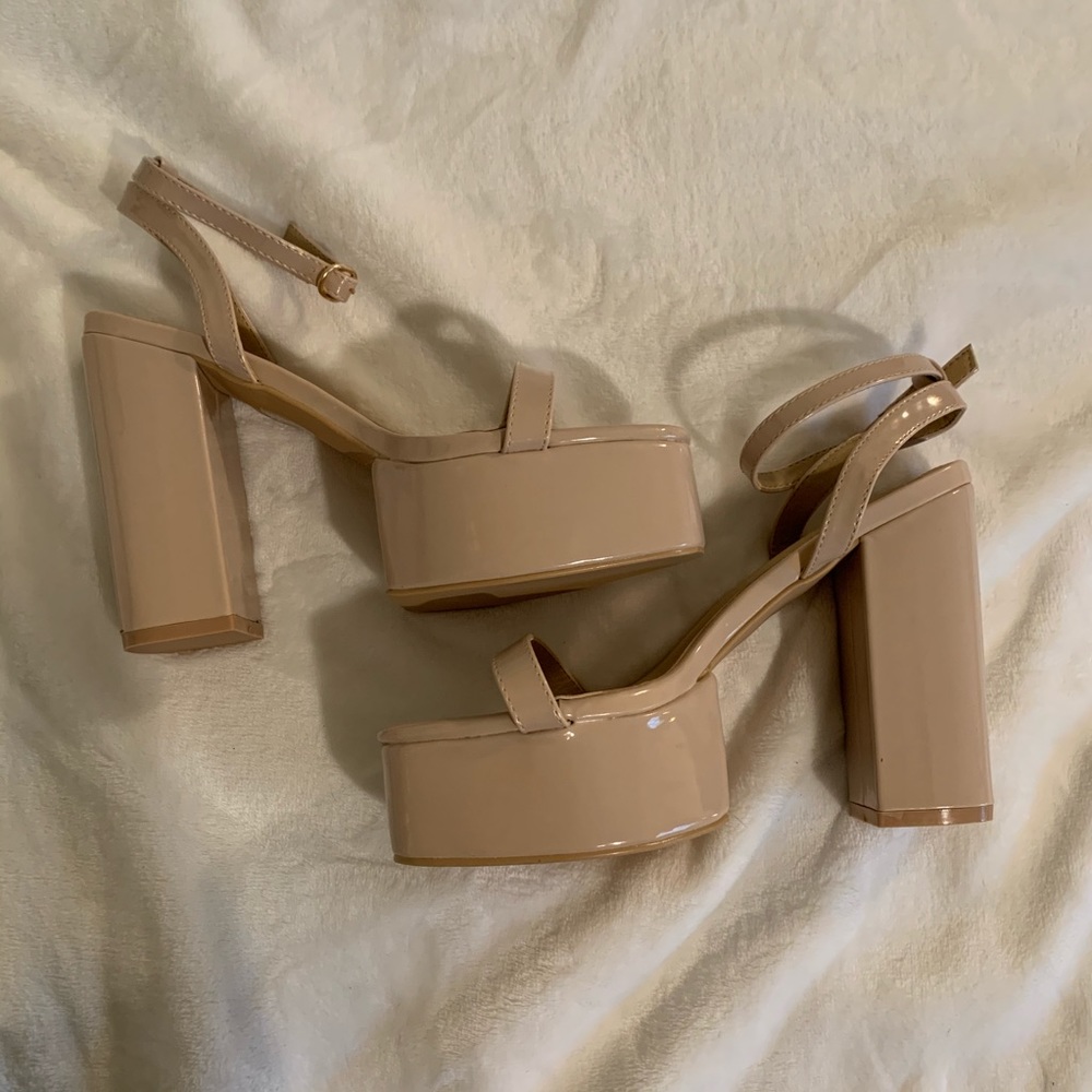 Platform strap heels - Picture 3 of 6